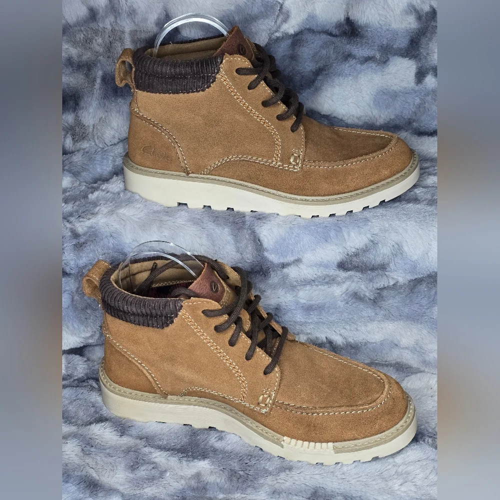 NWOB Clarks Men's Barnes Mid Oxford Brown‎ Cola Suede Chukka Boots Size 7.5